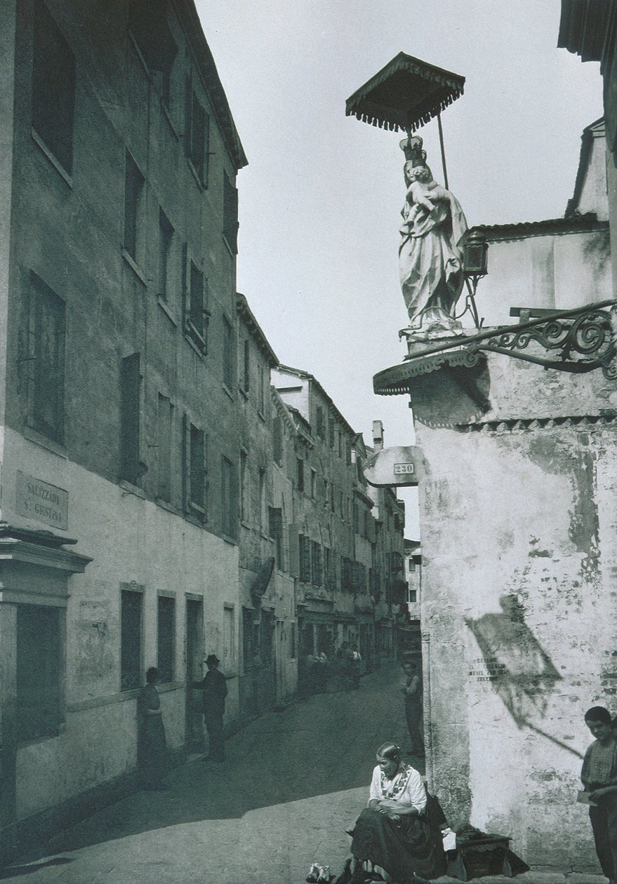 Salizzada San Giustinaのビュー 作： イタリアの写真家