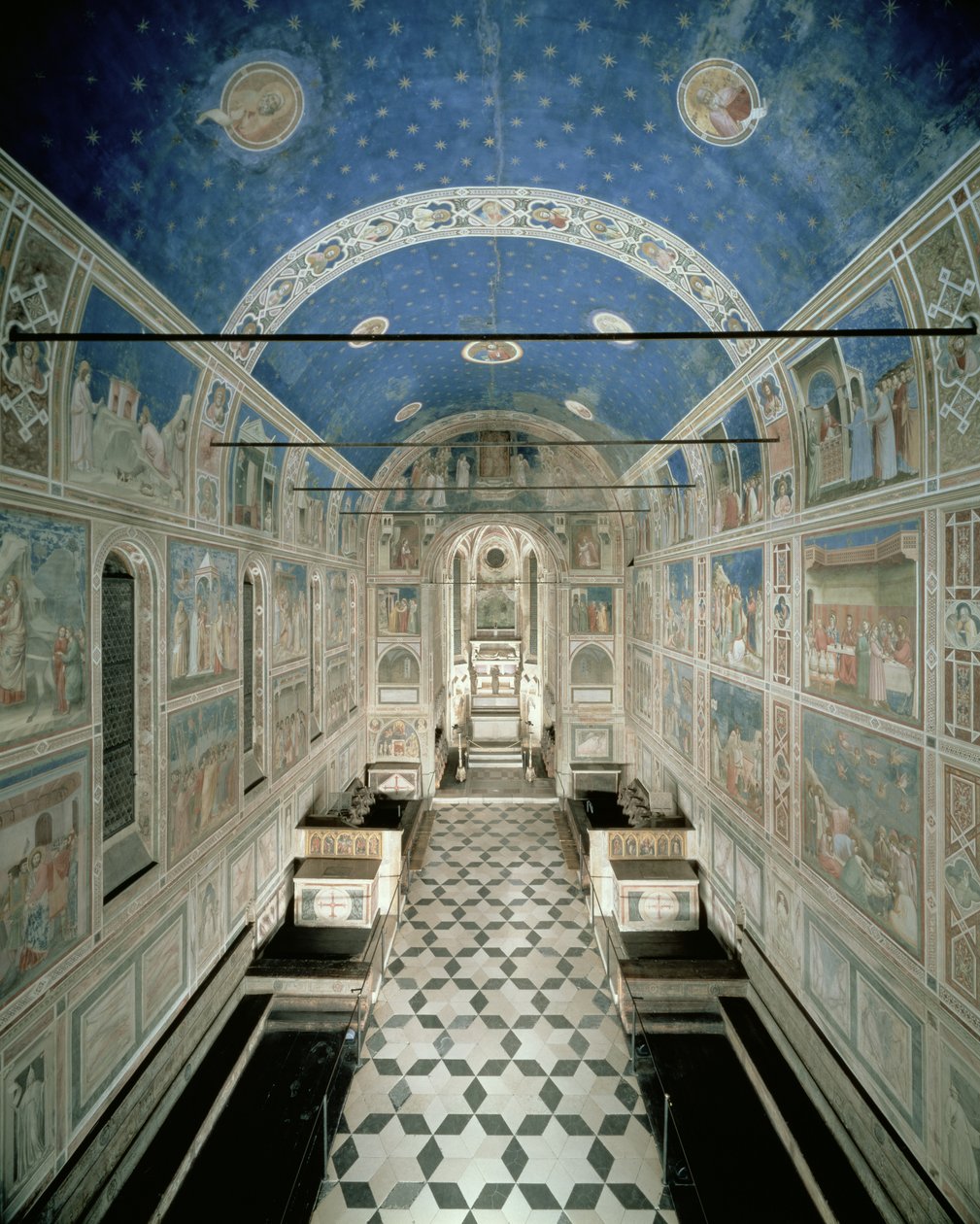 高祭壇に向かう礼拝堂の眺め、1303年頃 作： イタリア語学校