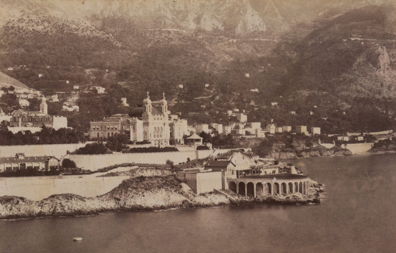 モンテカルロ湾（1887年7月）（モノクロ写真 作： イタリアの写真家
