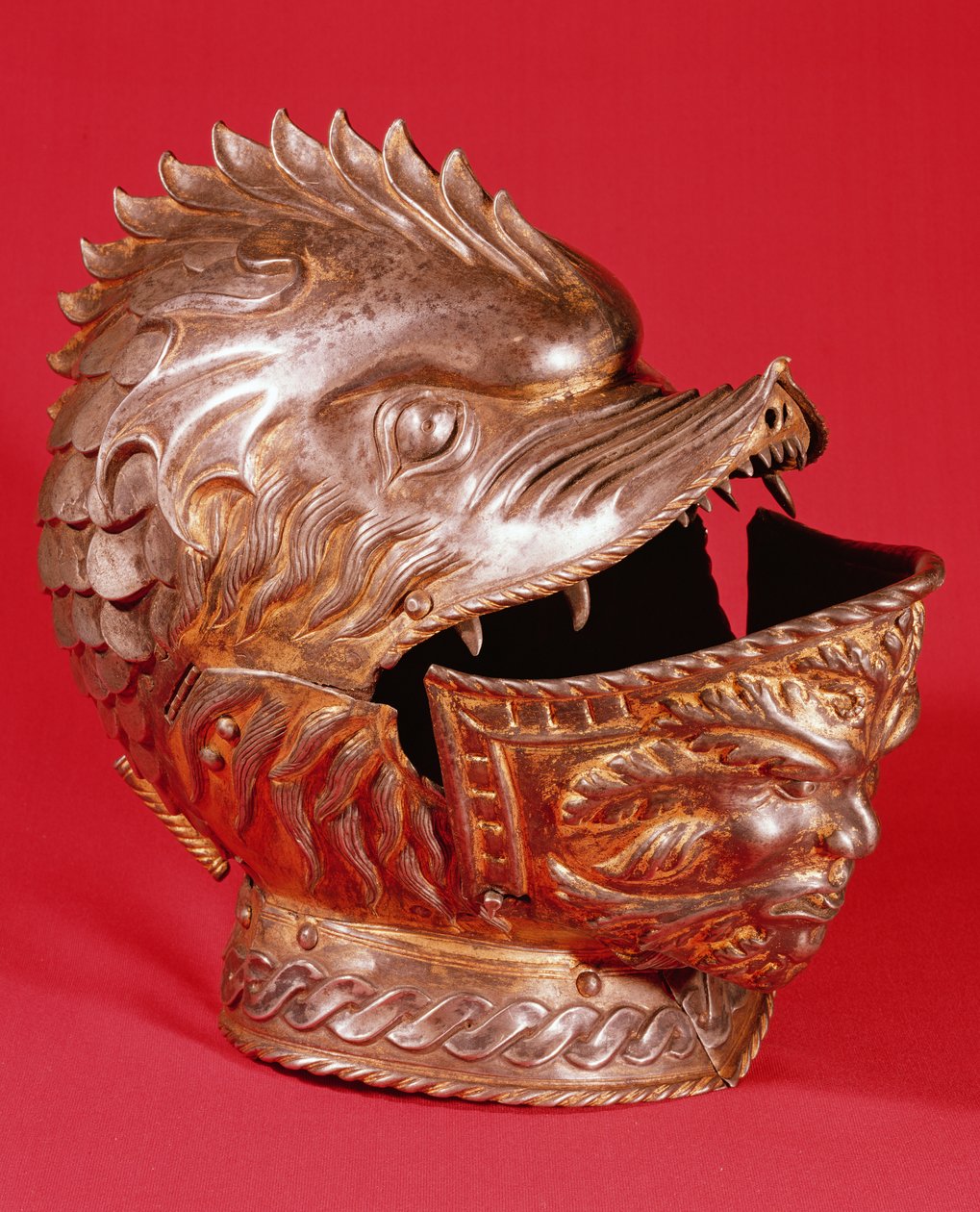モンスターの顔をしたヘルメット（スチール） 作： イタリア語学校