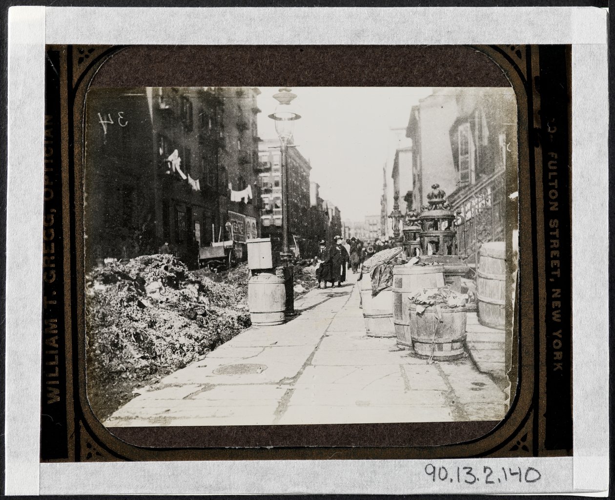 Warings Dayの前のTammany Streetの清掃、9 Varick Placeの前、1890年頃 作： ジェイコブ・オーガスト・リース