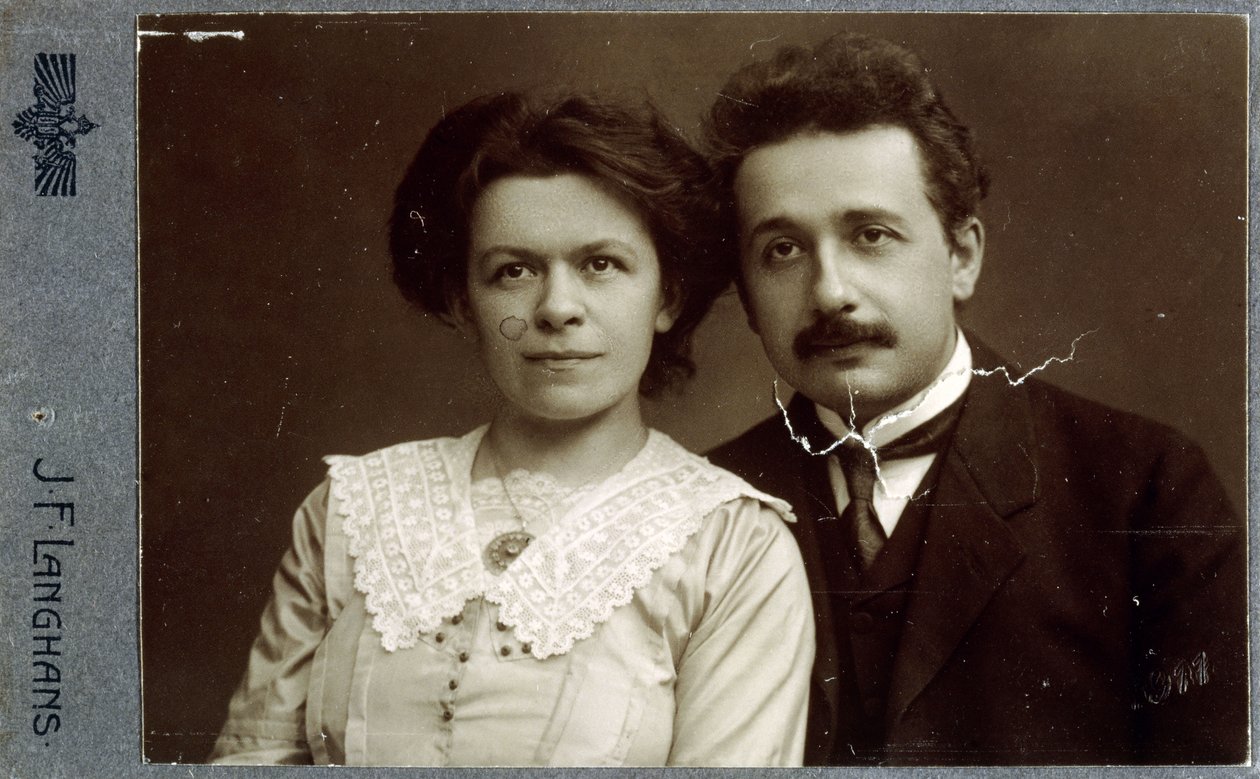 1911年、1911年のアルベルトアインステンとミレバアインシュタイン-マリックのCarte-de-visite肖像写真 作： ヤン・ランハンス