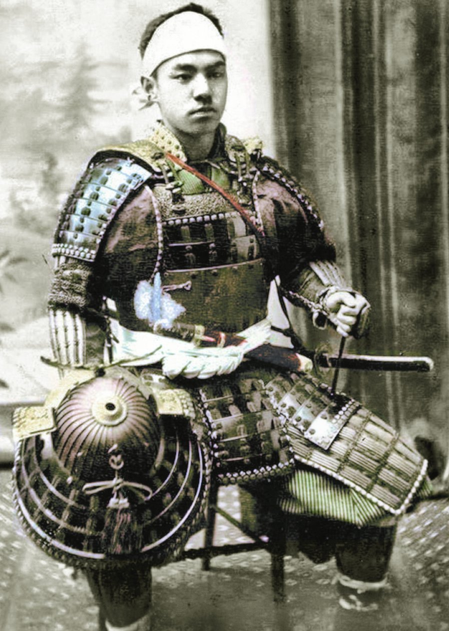 全身武装した旧日本武士、1880年頃（手描きの卵白写真） 作： 日本の写真家