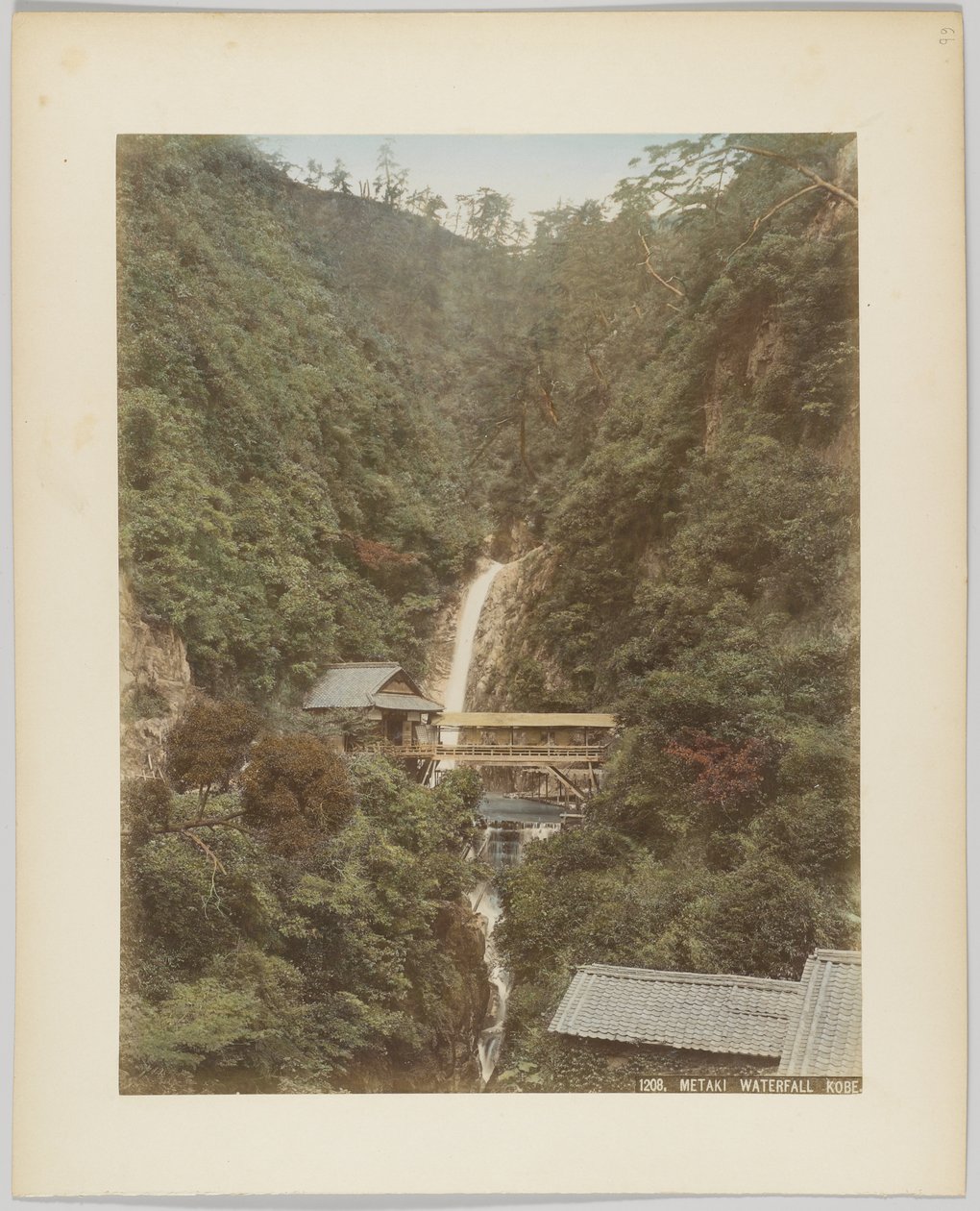 日本・神戸「目滝」（手彩色白黒写真 作： 日本の写真家