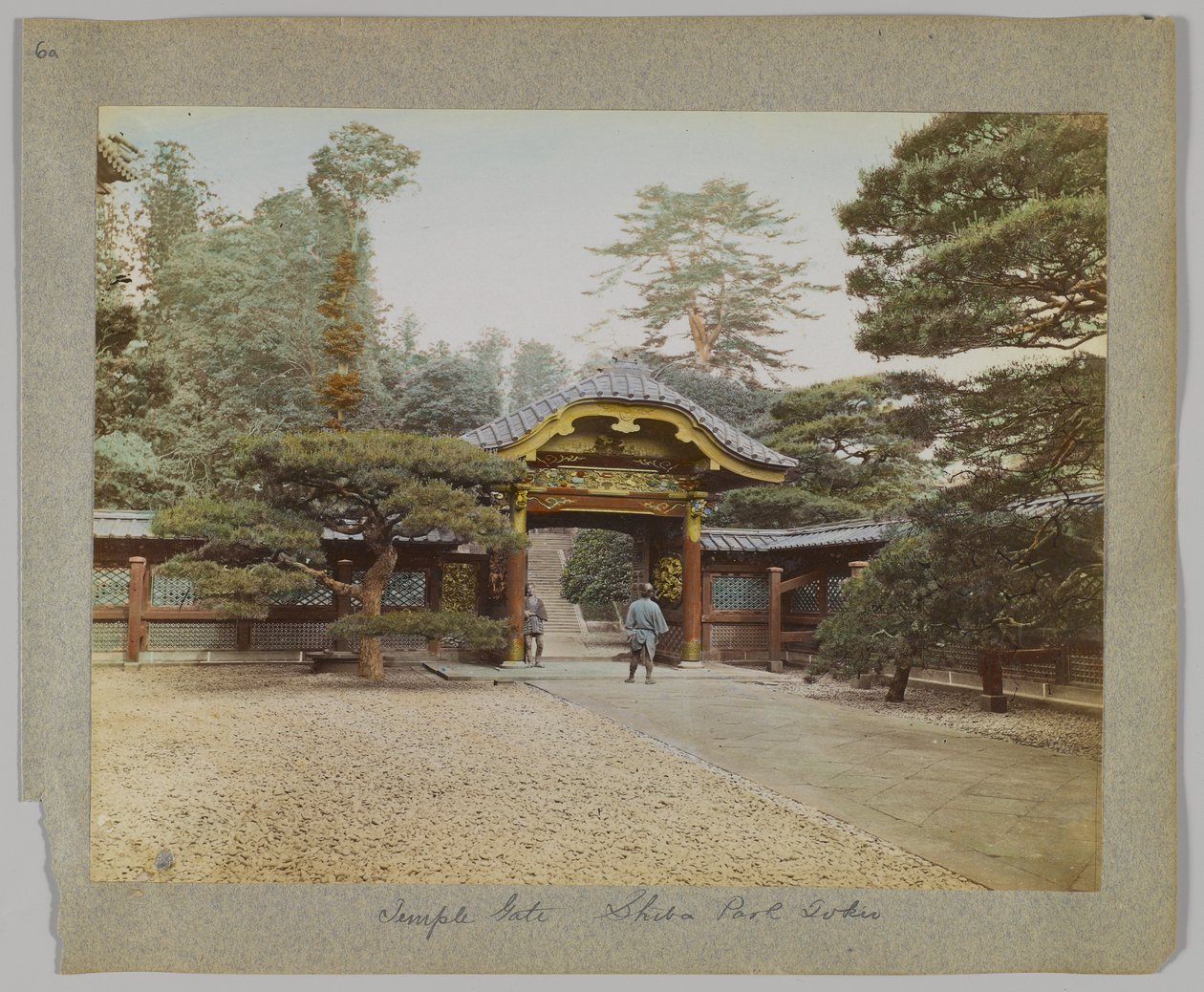 東京・芝公園・寺門（手彩色のモノクロ写真 作： 日本の写真家