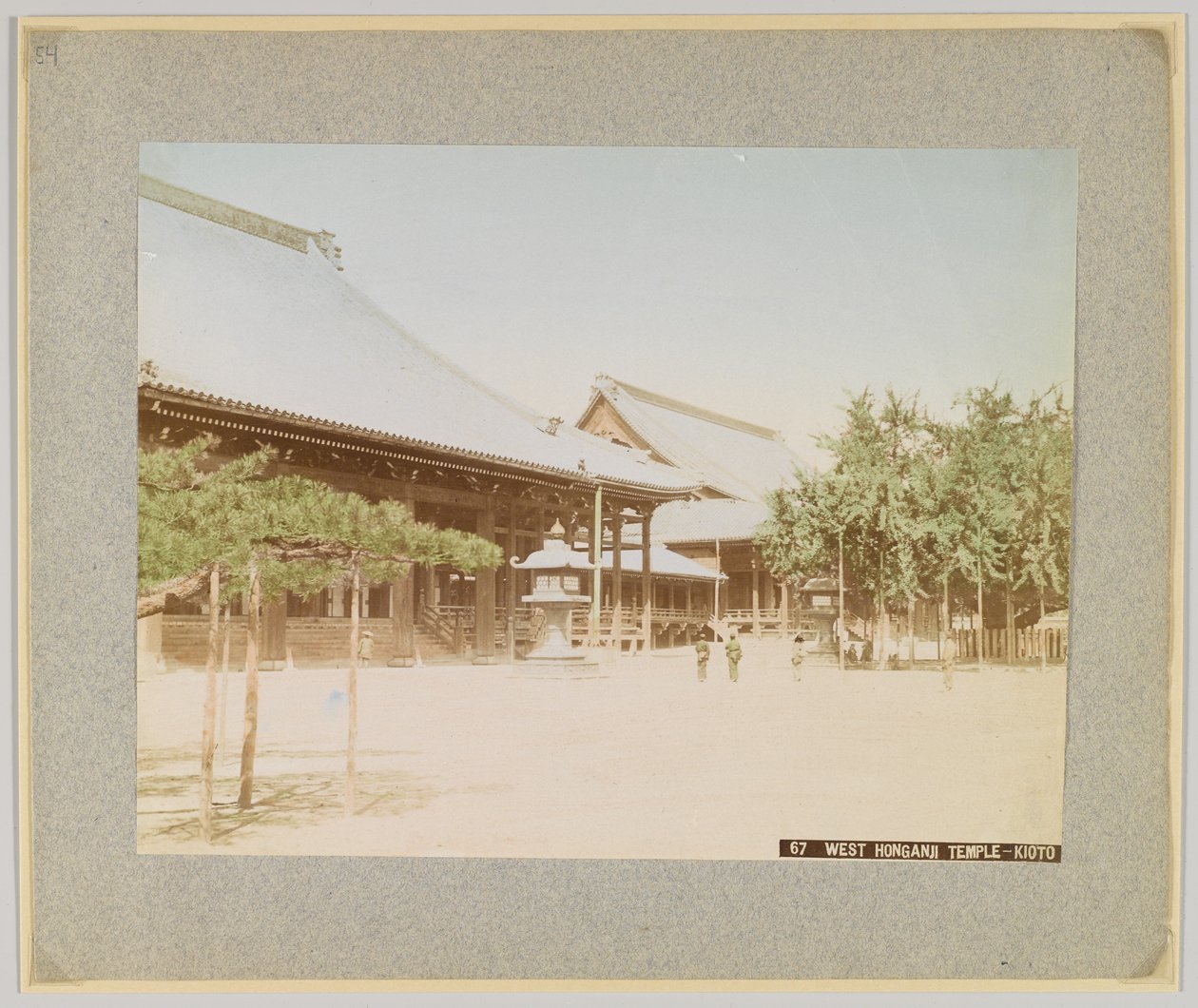京都・西本願寺（手彩色のモノクロ写真 作： 日本の写真家