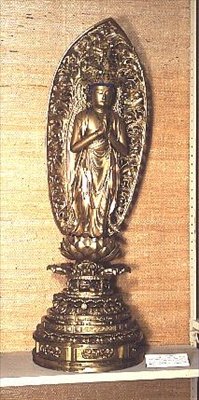 Figure of Fuku Kenjaku Kannon, Edo period (lacquer and gilt wood) 作： 日本語学校