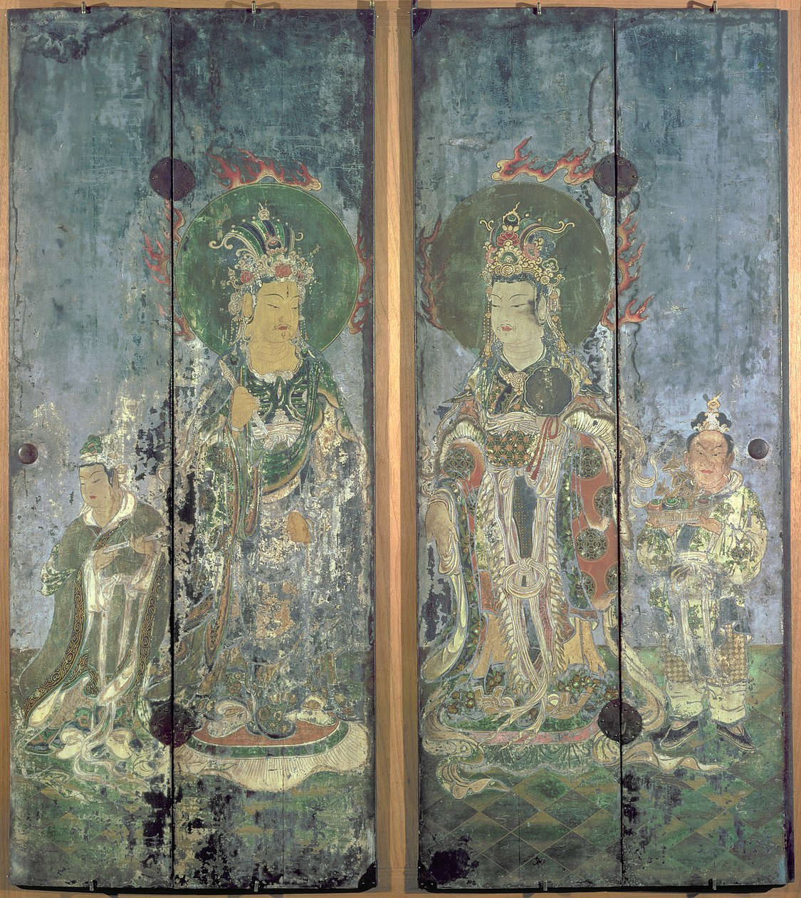 室町時代のブラフマーとインドラまたはボンテンとタイシャクテンを描いたペアの神社の扉の1つ（漆の上にポリクロームと金色の木材） 作： 日本語学校