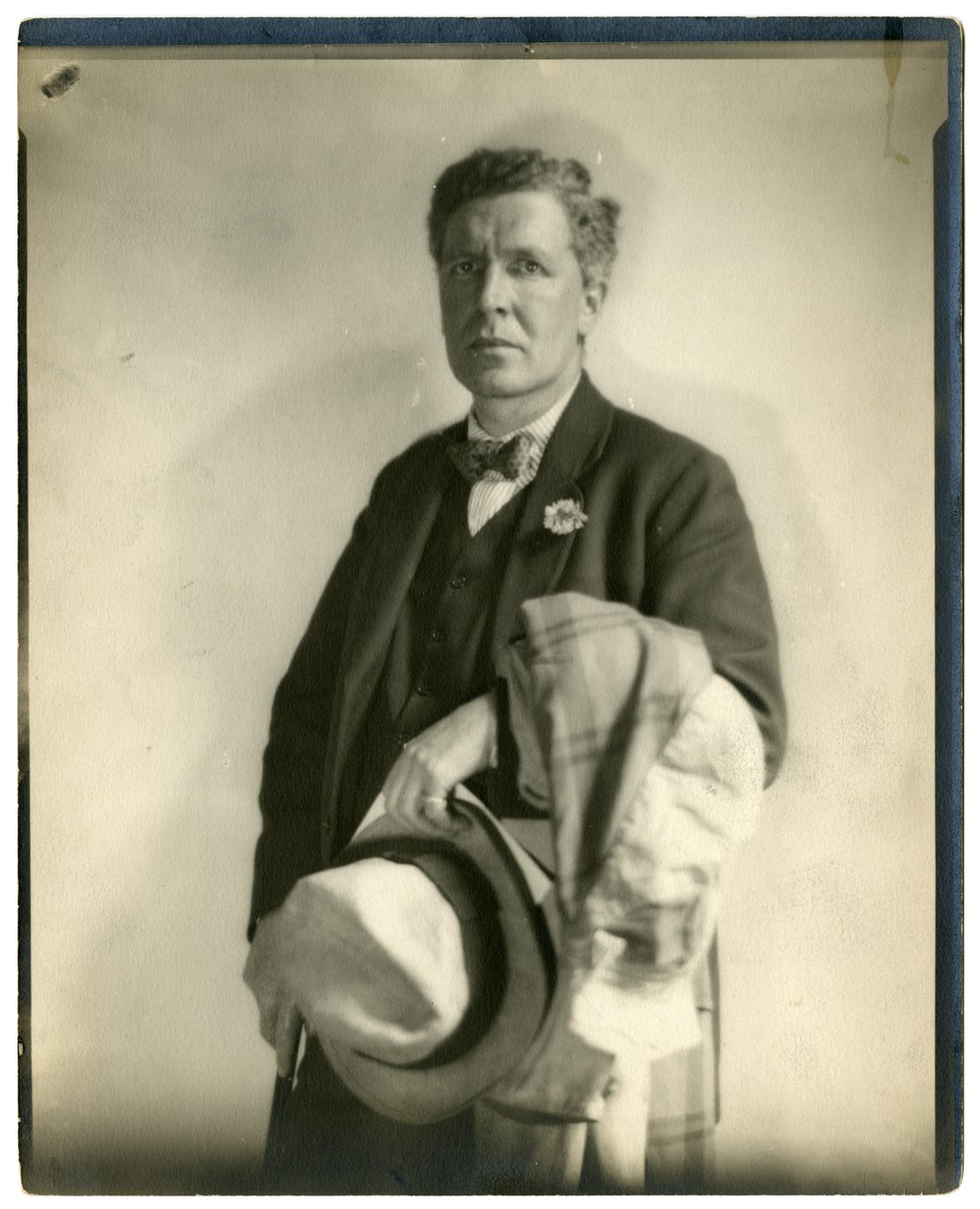John Cowper Powys Llewelyn Powys, c.1905-40 (ゼラチンシルバー写真) 作： ジェシーターボックスビール