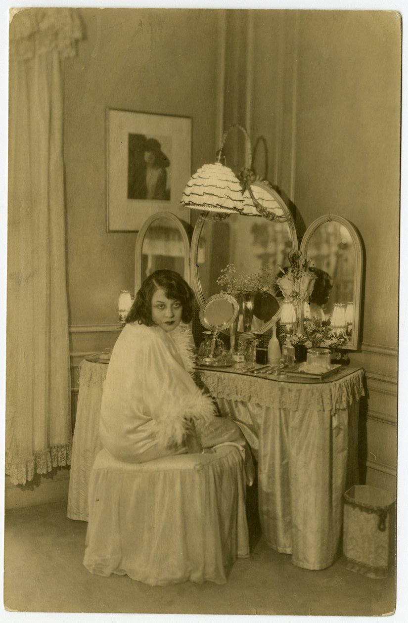 レノアウルリック、女優、1915-28年頃 作： ジェシーターボックスビール