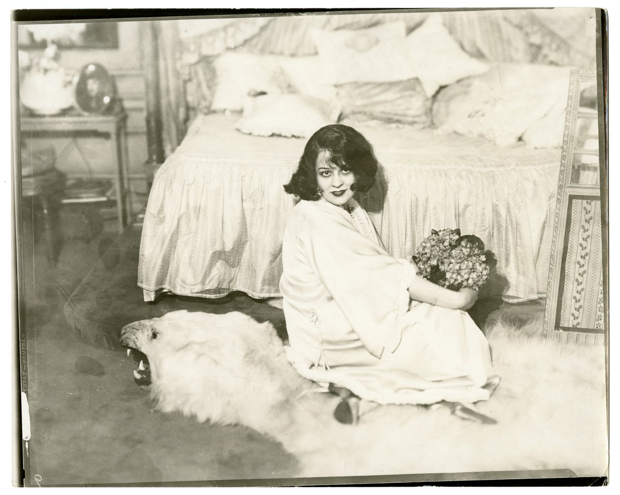 レノア・ウルリック 1915-28年頃（ゼラチンシルバー写真 作： ジェシーターボックスビール