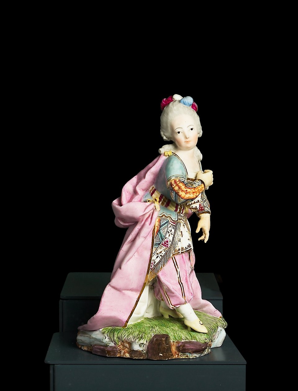 Hochst Manufactory、c.1770（ハードペースト磁器） 作： ヨハン・ピーター・メルヒオール