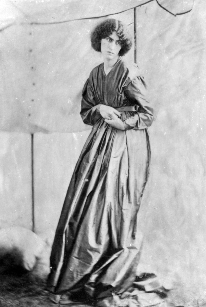 ジェーンモリス、ダンテガブリエルロセッティによって提起、1865年（アルブメンプリント） 作： ジョン・R・パーソンズ