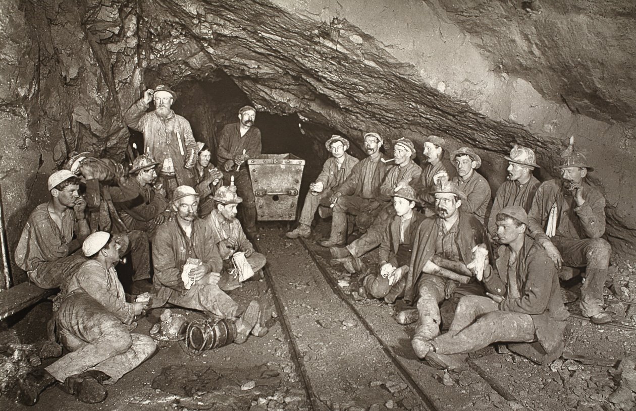「Croust time」、East Pool mine、J.C. Burrows と William Thomas による「Mongst mines and miners, or Underground Scenes by Flash-Light」のイラスト、パブ。 1893年（セピア写真） 作： ジョン・チャールズ・バロウ