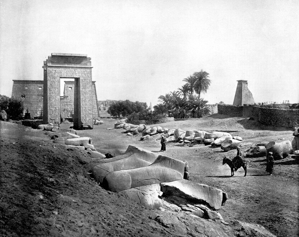 スフィンクスの道、カルナック、エジプト、1893年。 作： ジョン・L・ストッダード