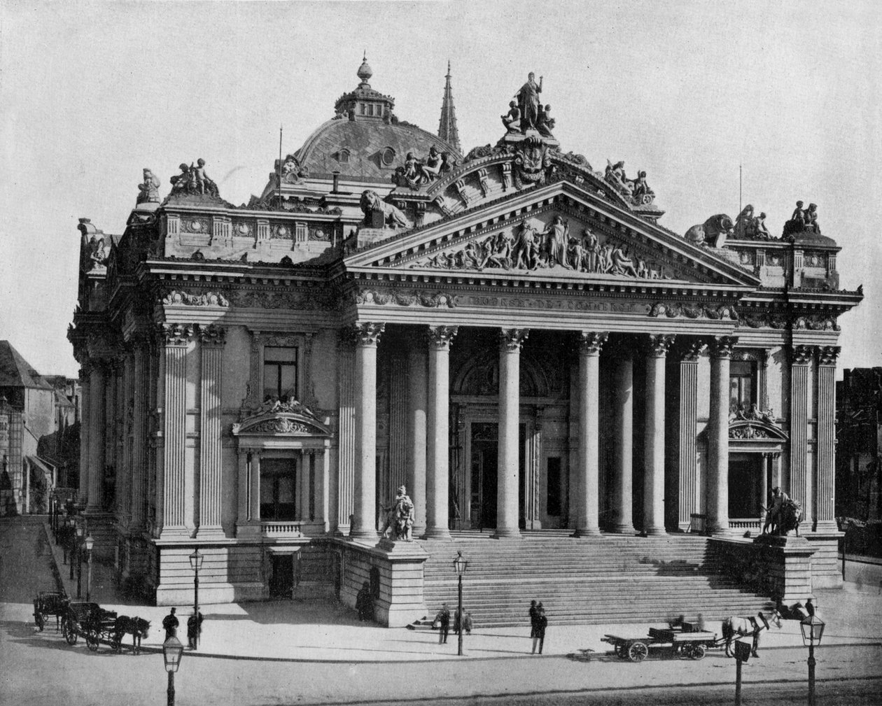 ブリュッセルの証券取引所、1900年頃（モノクロ写真 作： ジョンローソンストッダード