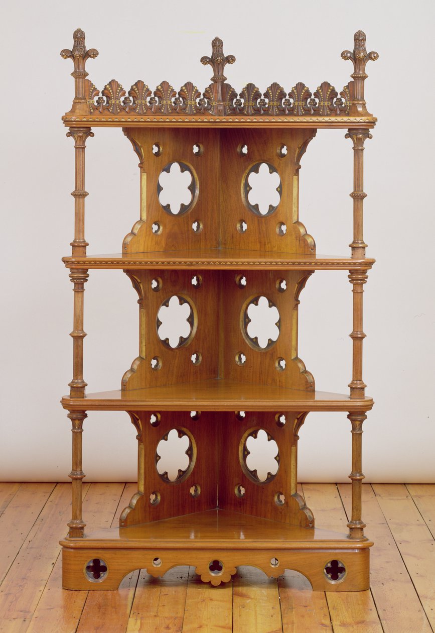 彫刻と金メッキのゴシックコーナーWhat-Not、c.1860（クルミ材） 作： ジョン・ポラード・セドン