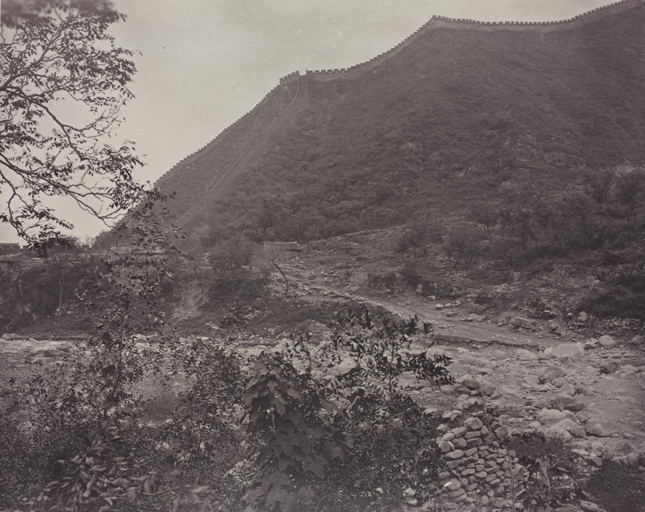 万里の長城、中国の眺めc。 1871年。 作： ジョン・トムソン
