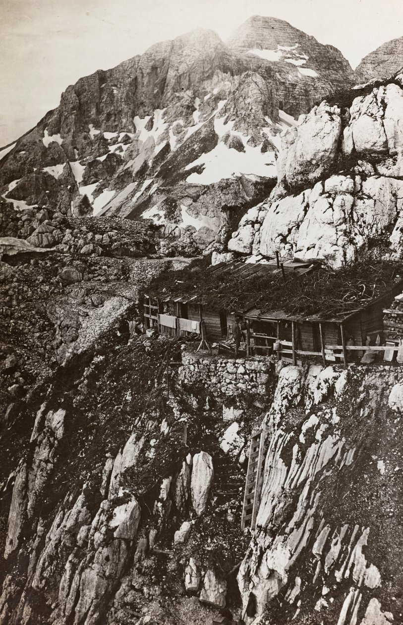 アルバム「Meine weltkriegs - Erinnerungen South-West Front (Carinthia, Italien, South Tyrol) (私の世界の戦争-南西戦線の思い出（カリンシア、イタリア、トレンティーノ・アルト・アディジェ）1915/03/1931-12/11/1918 - Josef Zohles Wien ": 軍隊のキャンプの山（モノクロ写真 作： ヨーゼフ・ゾーレス