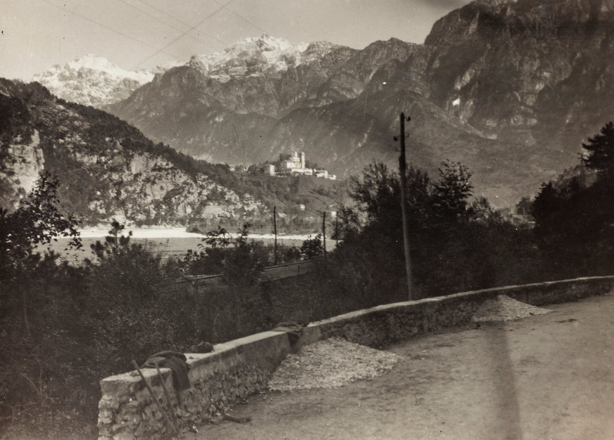 アルバム "Meine weltkriegs - Erinnerungen South-West Front (Carinthia, Italien, South Tyrol) (私の世界の戦争-南西戦線の思い出（カリンシア、イタリア、トレンティーノ・アルト・アディジェ）1915/03/1931-12/11/1918 - Josef Zohles Wien ": 戦地（モノクロ写真）。 作： ヨーゼフ・ゾーレス