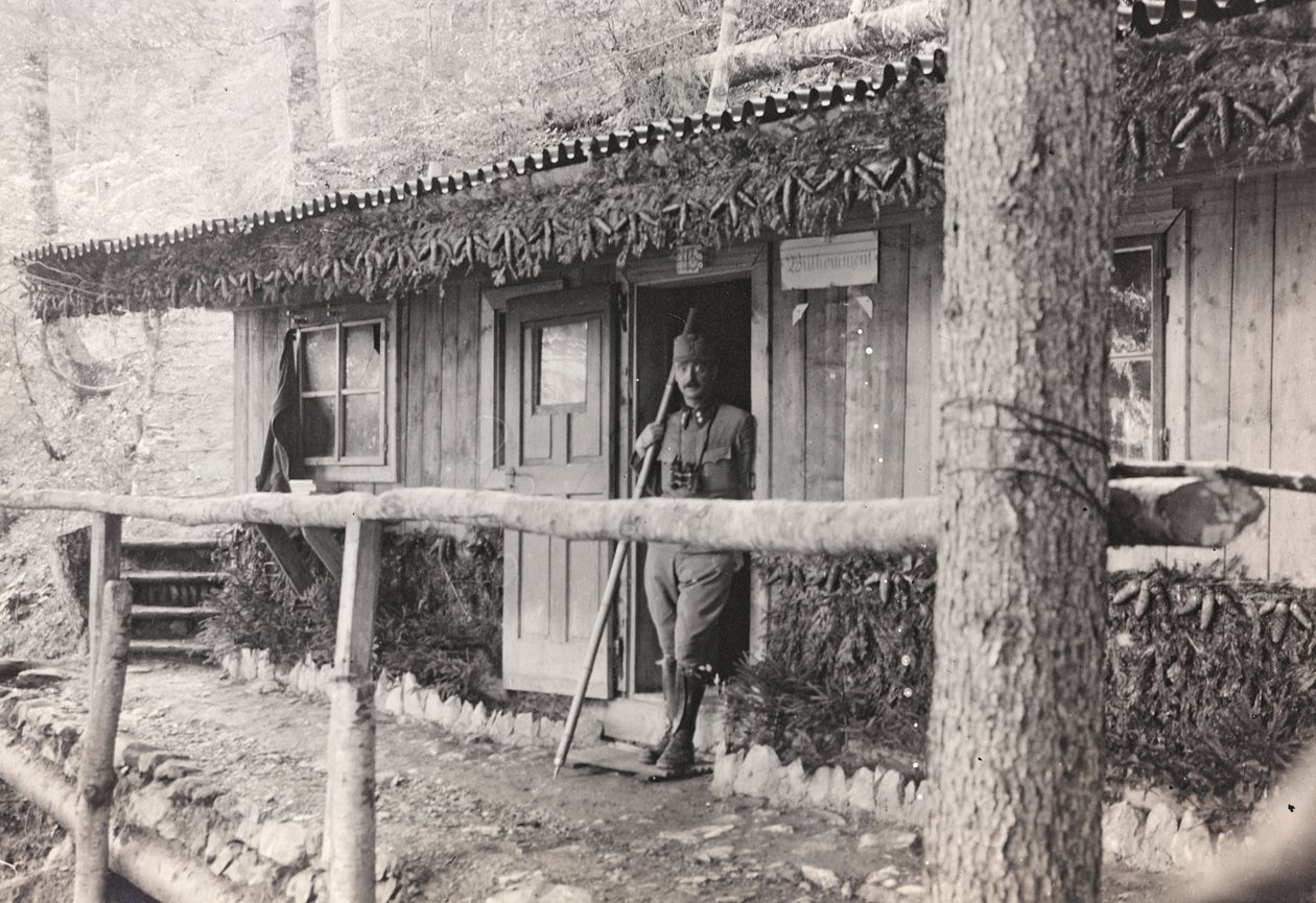アルバム "Meine weltkriegs - Erinnerungen South-West Front (Carinthia, Italien, South Tyrol) (私の世界大戦 - 南西戦線の思い出（カリンシア、イタリア、トレンティーノ・アルト・アディジェ） 31/03/1915-12/11/1918 - Josef Zohles Wien ":指揮所（モノクロ写真 作： ヨーゼフ・ゾーレス