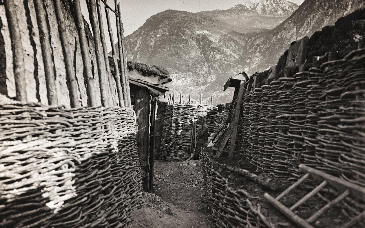 アルバム "Meine weltkriegs - Erinnerungen South-West Front (Carinthia, Italien, South Tyrol) (私の世界大戦-南西戦線の思い出（カリンシア、イタリア、トレンティーノ・アルト・アディジェ）1915/03/1931-12/11/1918 - Josef Zohles Wien ": トレンチ（モノクロ写真 作： ヨーゼフ・ゾーレス