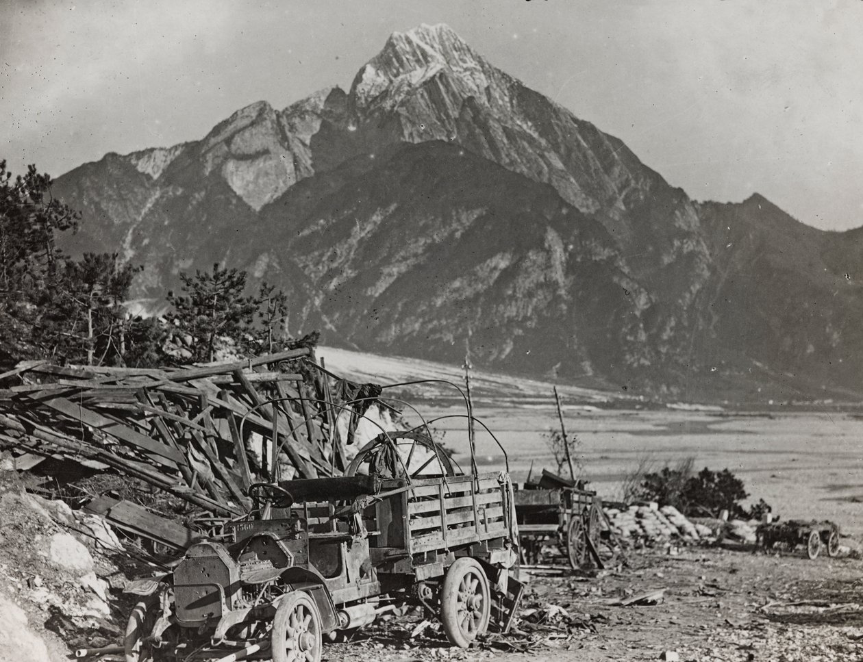 アルバム "Meine weltkriegs - Erinnerungen South-West Front (Carinthia, Italien, South Tyrol) (私の世界大戦-南西戦線の思い出（カリンシア、イタリア、トレンティーノ・アルト・アディジェ）31/03/1915-12/11/1918 - Josef Zohles Wien ": Tagliamento川で（b 作： ヨーゼフ・ゾーレス