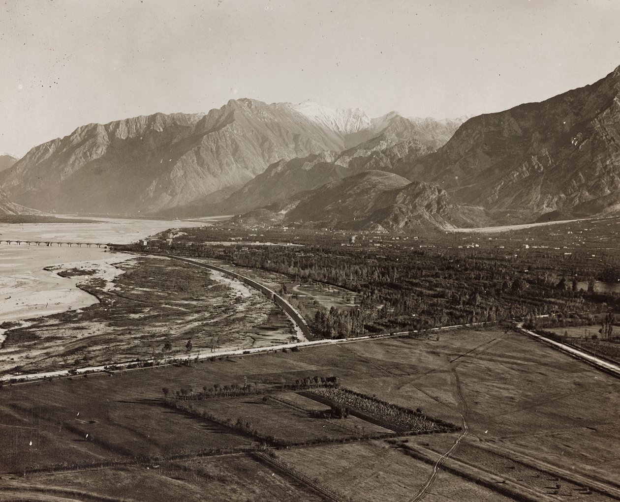 アルバム "Meine weltkriegs - Erinnerungen South-West Front (Carinthia, Italien, South Tyrol) (私の世界の戦争-南西戦線の思い出（カリンシア、イタリア、トレンティーノ・アルト・アディジェ）1915年3月31日-1918年11月19日 - Josef Zohles Wien ": Tagliamento (モノクロ写真) 作： ヨーゼフ・ゾーレス