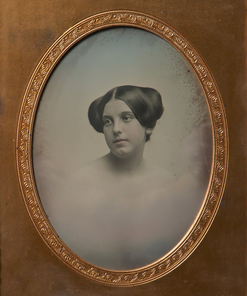 おだんごヘアの若い女性（1850年代クリエイター。ジョサイア・ジョンソン・ホーズ、アルバート・サンズ・サウスワース。 作： Josiah Johnson Hawes、Albert Sands Southworth