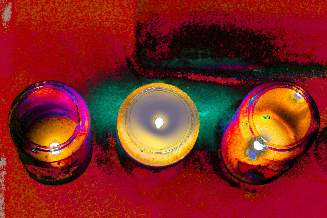 シリーズ「Votive Candles」より「Soft Glow」、2015年（写真） 作： ジョイライオンズ