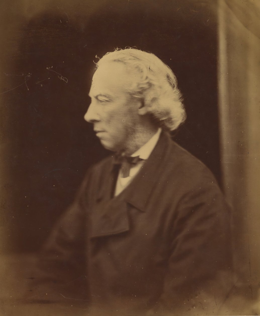 オーブリー・ド・ヴェール、1866-68年。 作： ジュリア・マーガレット・キャメロン