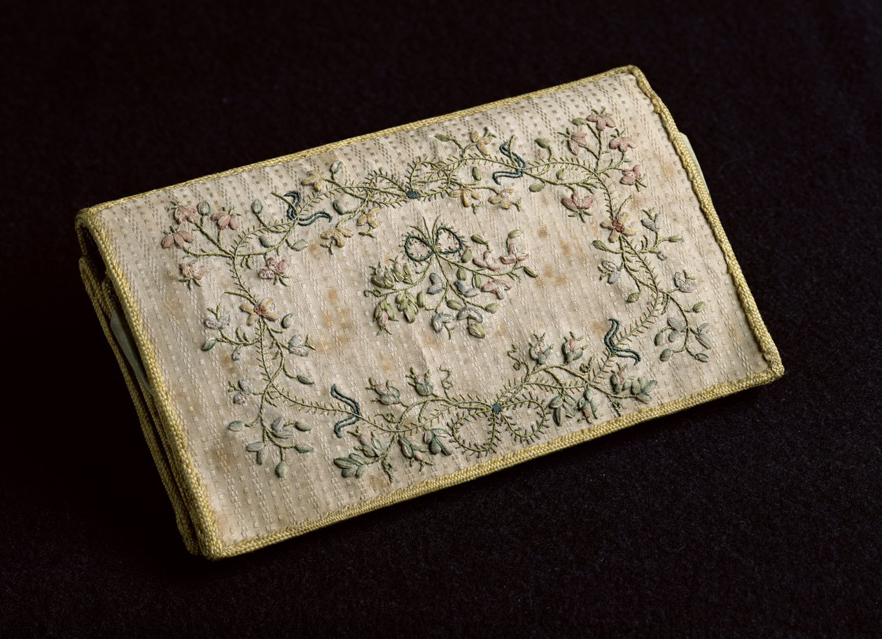 巾着（シルク刺繍） 作： ジュリー・バーナード