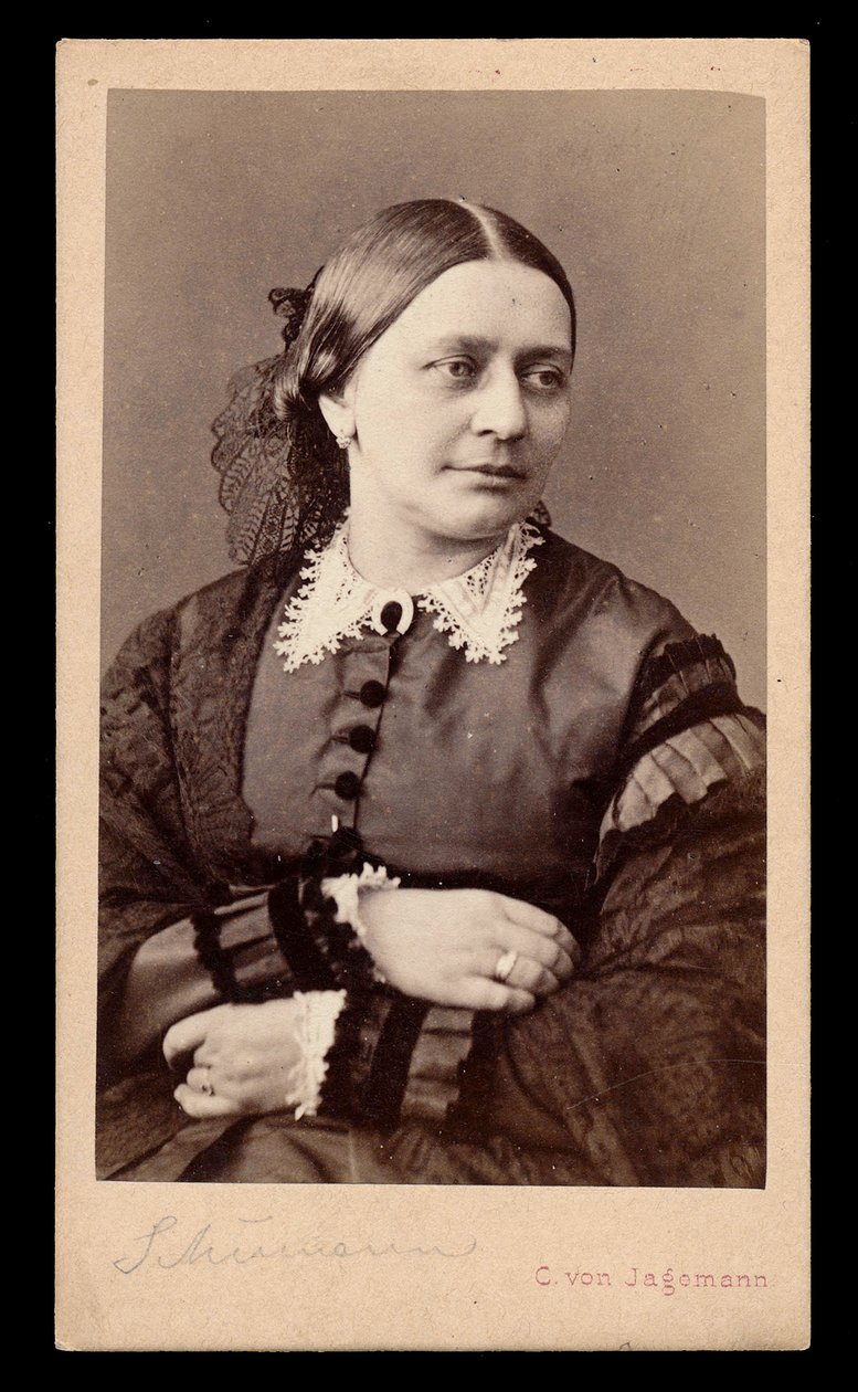 クララ・シューマン（1819-1896）の肖像、ヤーゲマン、カール・フォン（1819-1883）によるもの。アルブミン写真 作： カール・フォン・イェーゲマン