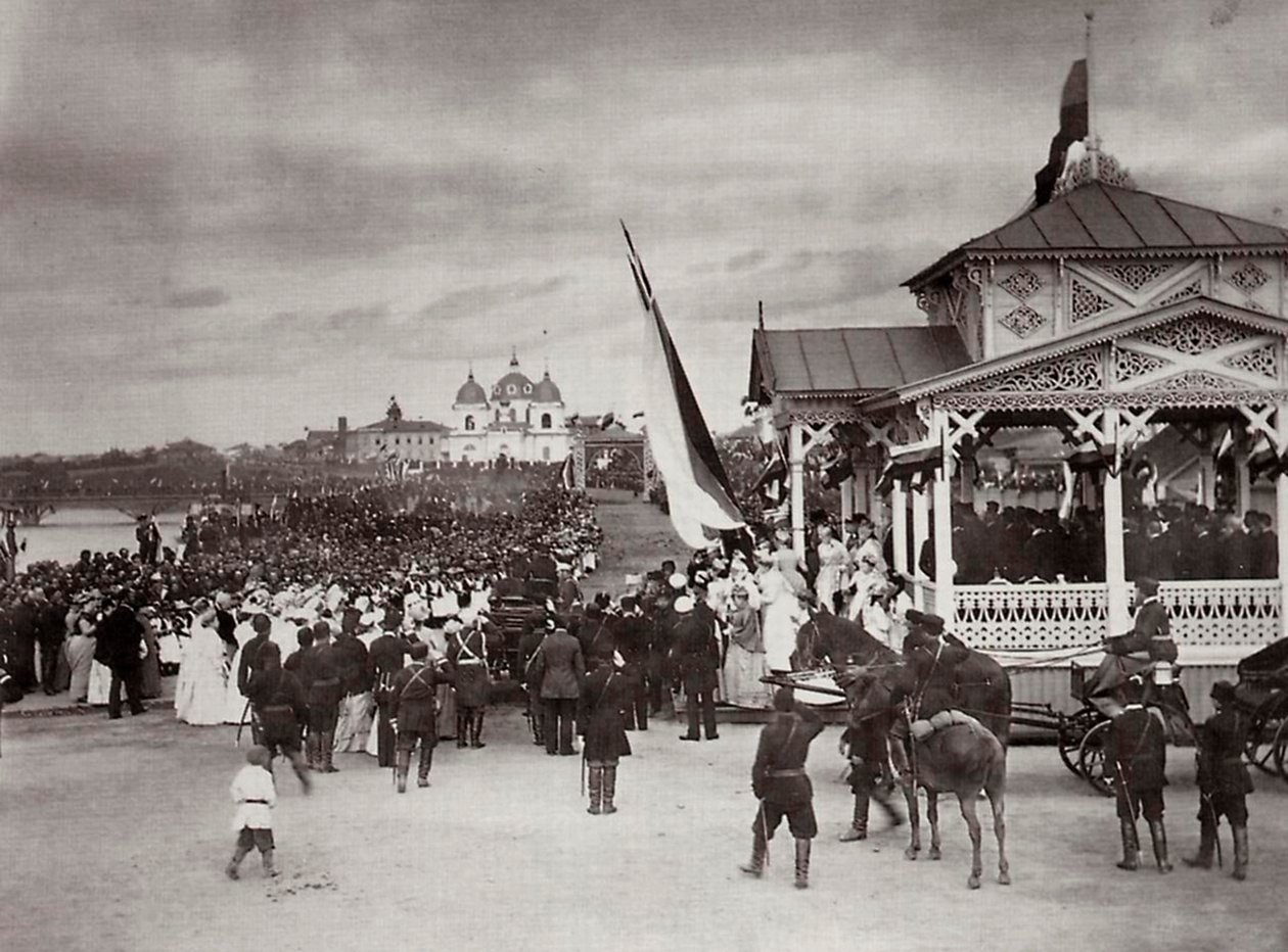 1891年、ロシアのノボチェルカッスクでのロシアのツァレヴィッチ・ニコラス。 作： ケスラー