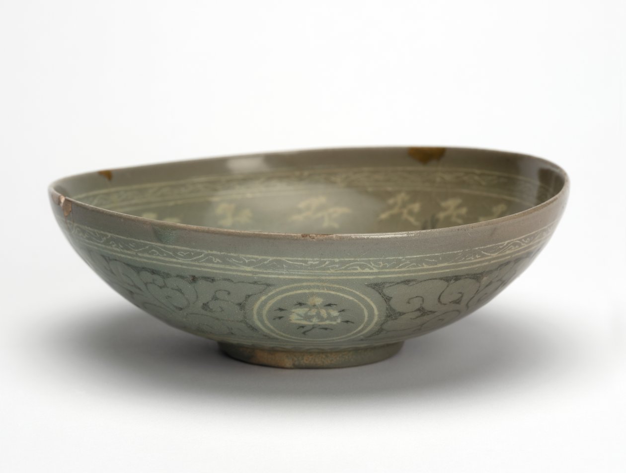 鶴と雲の入ったボウル、c.1150-1200（青磁釉石器） 作： 朝鮮学校