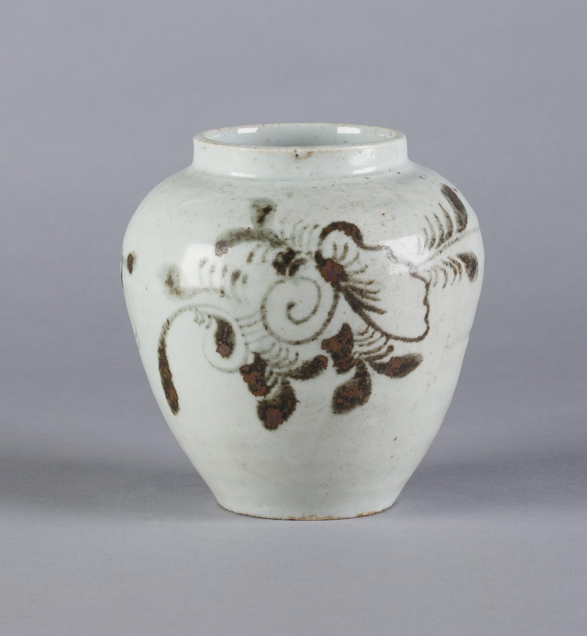 花柄の壺、李朝、1392-1910（セラミック） 作： 朝鮮学校