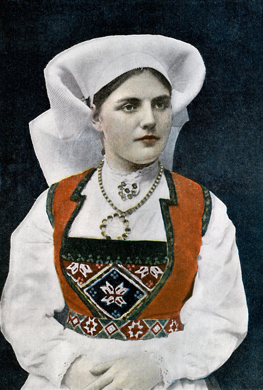 ノルウェーの民族衣装を着た女性（1890年頃 作： L Boulanger