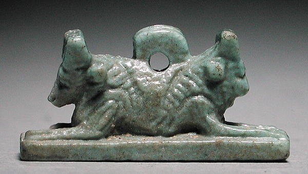 雄牛頭の獅子の魔除け サイテ時代 前715～656年 青緑色ファイアンス 作： エジプト後期