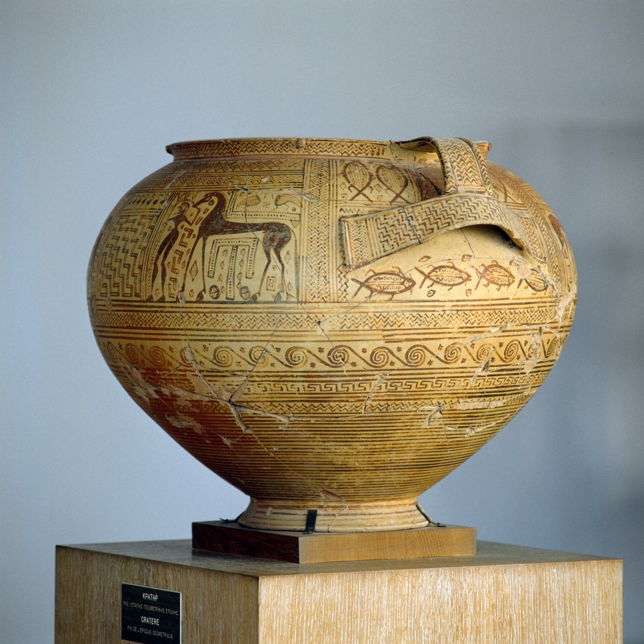 幾何学的装飾を施したアルガイヴ・クラテル 直径50cm ギリシア文明時代 前8世紀 作： 不明不明