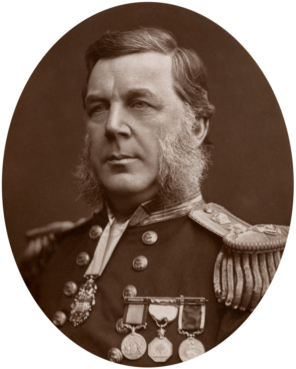 キャプテンベッドフォードクラッパートントレベリアンピム、イギリス海軍将校、1883年。 作： ロックとホイットフィールド
