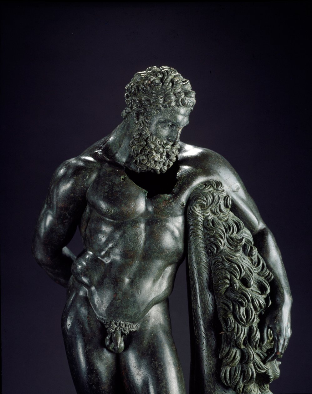 Griechische Kunst: Herakles in Ruhe. Detail. Bronzeskulptur von Lysippos von Sikyon (395-305 v. Chr.) 4. Jahrhundert v. Chr. Aus dem Heiligtum von Ercole Curino, Sulmona. Museo Nazionale Archeologico, Chieti, Italien von Lysippos (attributed to)