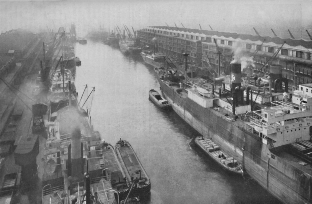 北のグレートドックランド、海から34マイル、それでも港、c1935 作： マンチェスター船運河会社