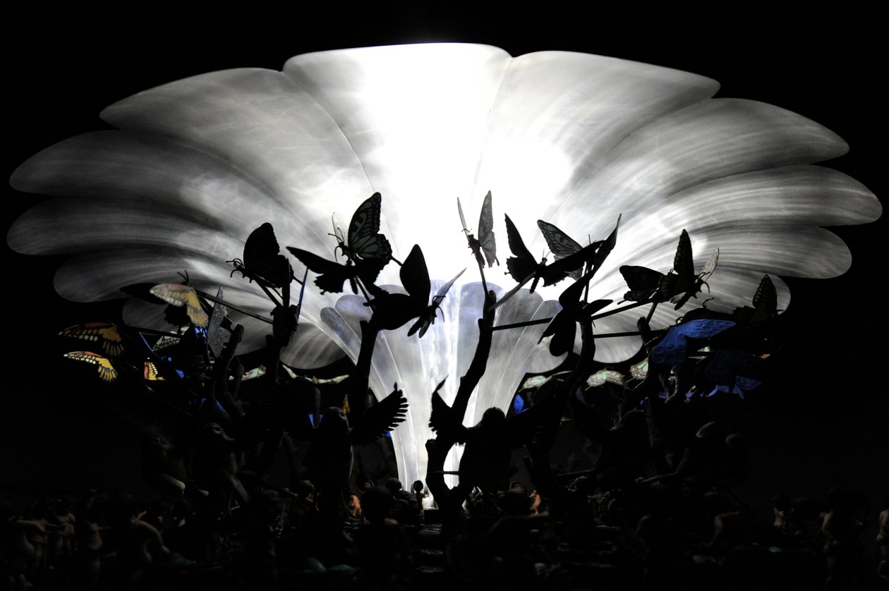 地上の喜びの庭, 2009 (スチール、アルミニウム、石膏、樹脂、LEDライト、モーター) 作： マット・コリショー