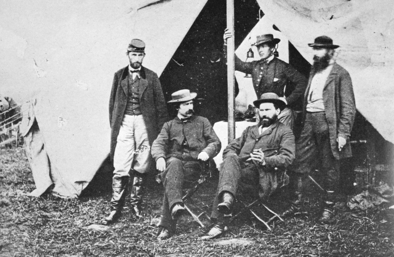 戦いの後のアンティータムでのアランピンカートン、1862年 作： マシューB.ブレイディ