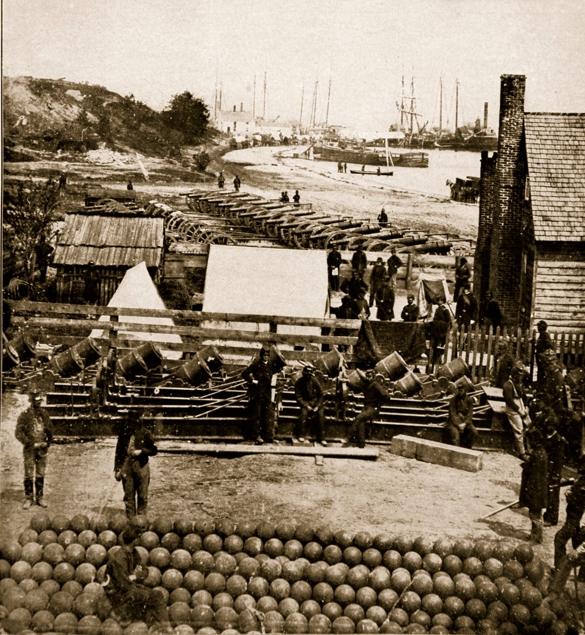 1860年代のワシントン-シティポイントの兵器庫、1861-65（セピア写真） 作： マシューB.ブレイディ