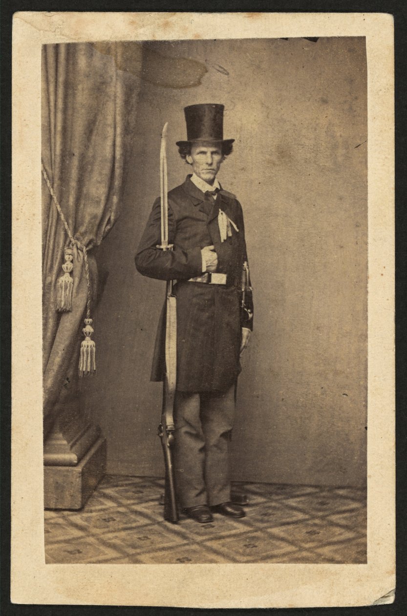 ジェームズ・ヘンリー・レーン（1814-1866）政治家、カンザス自由州党の指導者、全身像、銃を持つ（セピア写真 作： マシューB.ブレイディ
