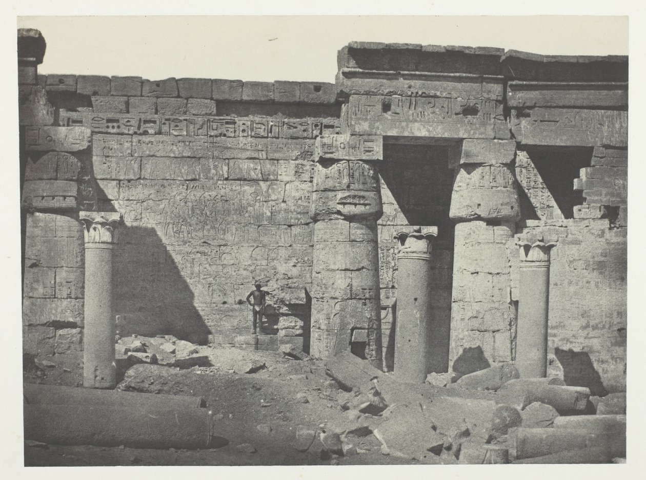 Medinet-Habou、Ramses-Méiamoun の宮殿のペリスタイル。 テーベ 作： マキシムデュキャンプ