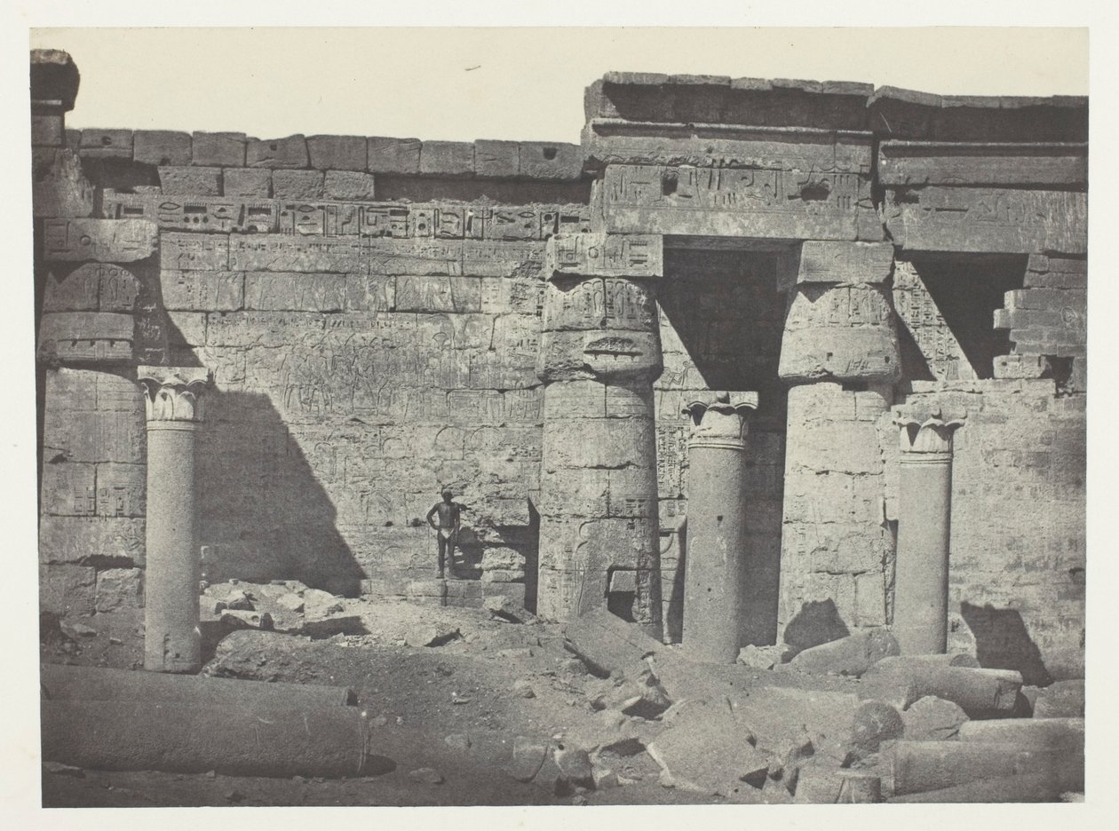 Medinet-Habou、Ramses-Méiamoun の宮殿のペリスタイル。 テーベ 作： マキシムデュキャンプ
