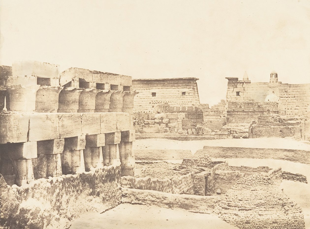 ルクソールの宮殿と村、南、テーベ、1849-50年から撮影。 作： マキシムデュキャンプ