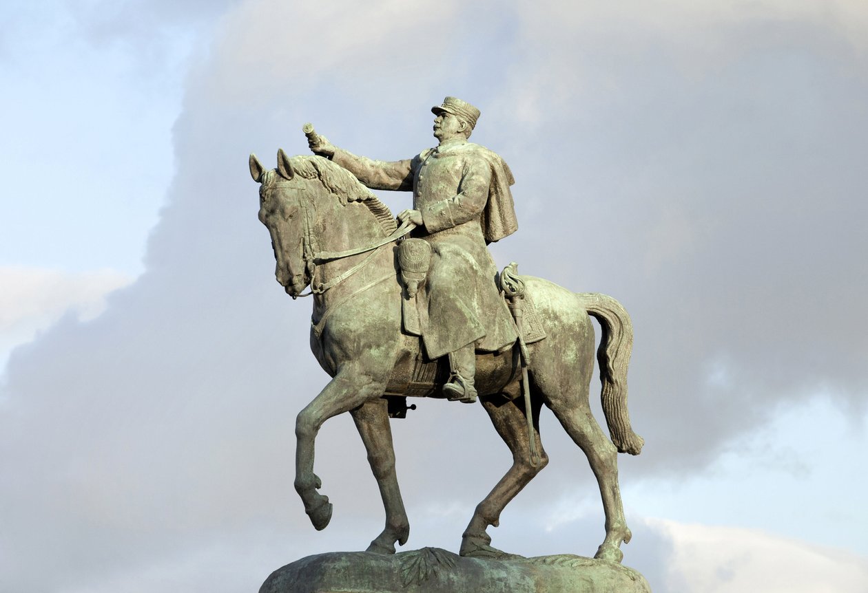 ジョゼフ・ジョフレ（1852-1931）の騎馬像、第一次世界大戦中のマルヌの戦いにおけるフランス軍司令官、マキシム・レアル・デル・サルテ（1888-1954）によるブロンズ彫刻、 作： マキシム レアル デル サルテ